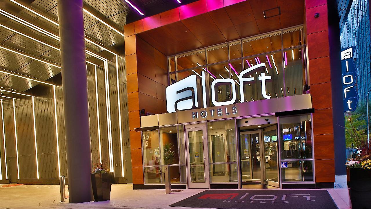 Aloft Chicago Mag Mile Hotel Exterior photo
