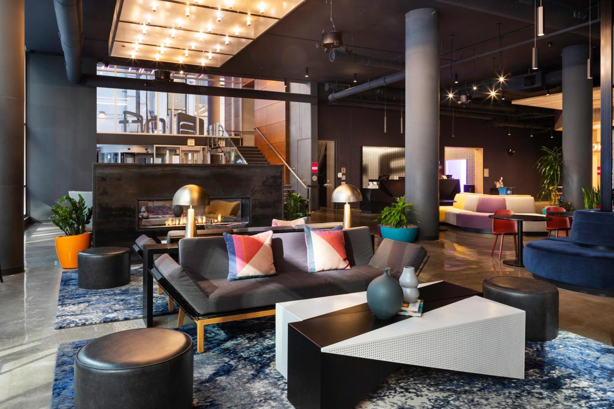 Aloft Chicago Mag Mile Hotel Exterior photo
