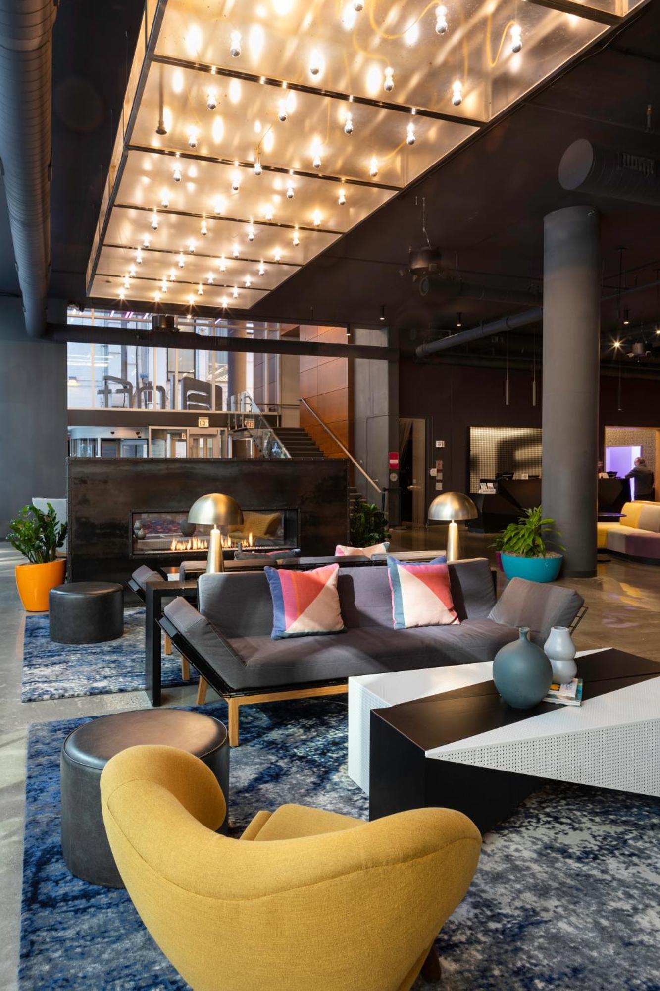 Aloft Chicago Mag Mile Hotel Exterior photo
