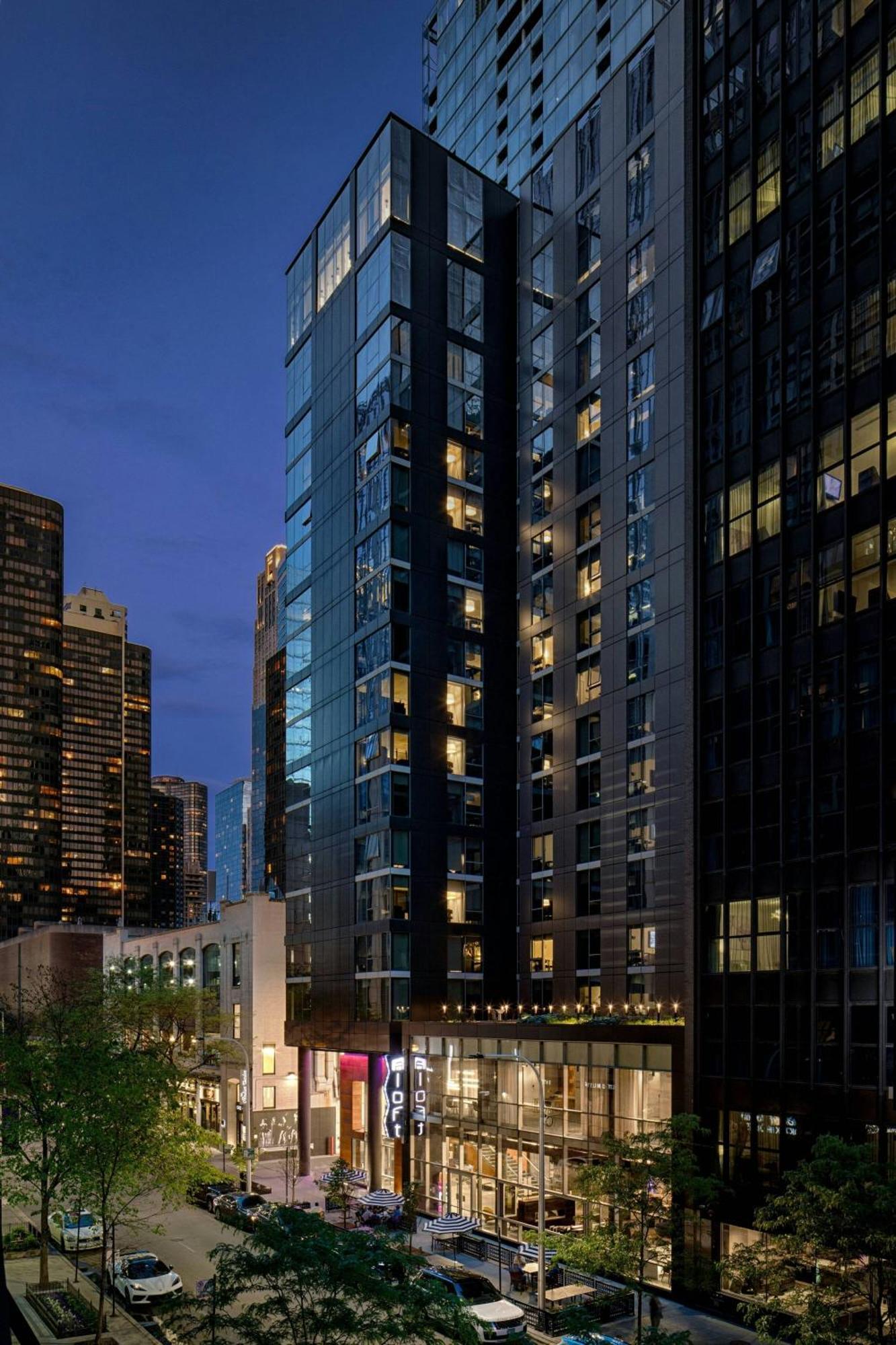 Aloft Chicago Mag Mile Hotel Exterior photo