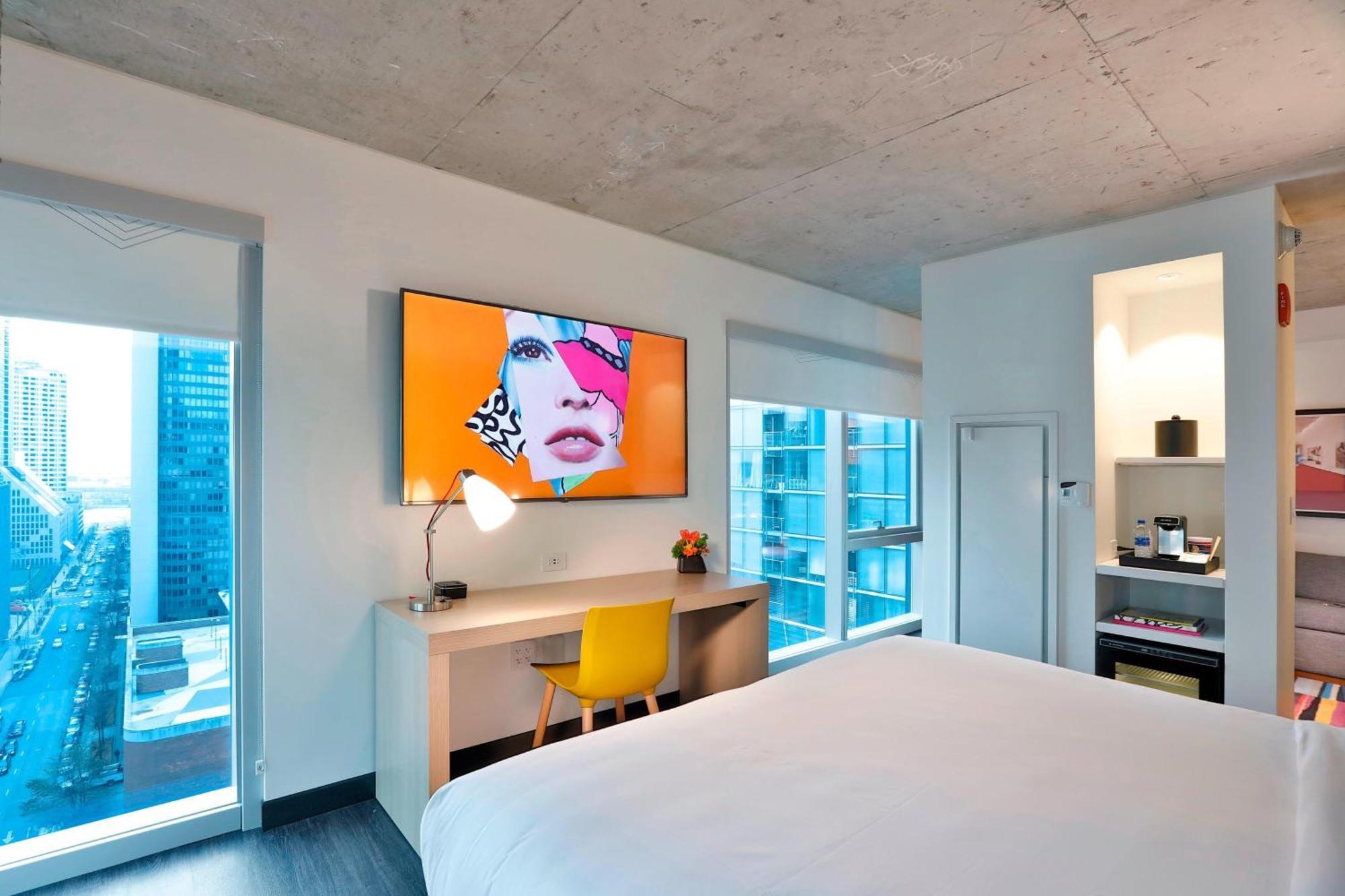 Aloft Chicago Mag Mile Hotel Exterior photo