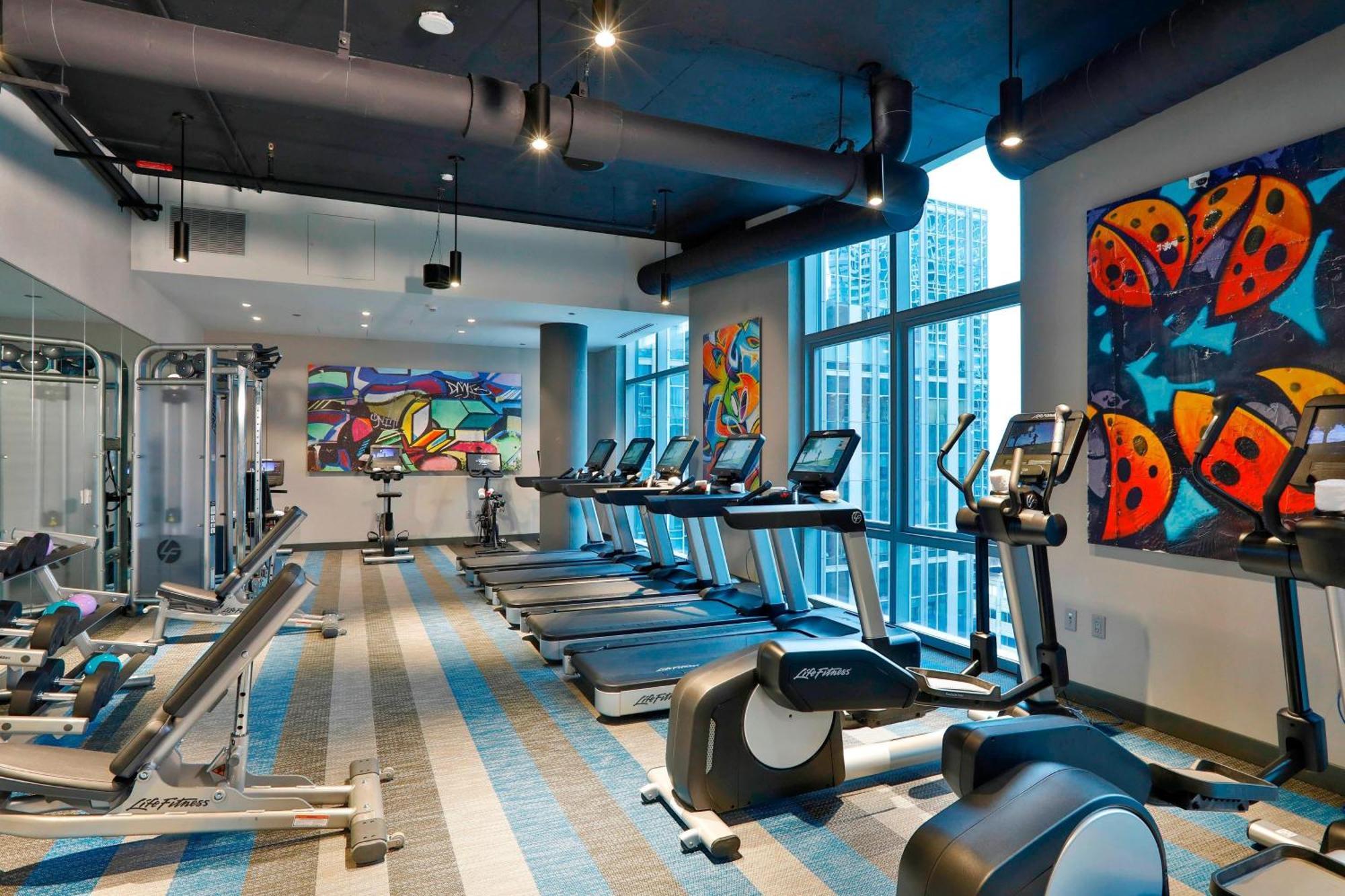 Aloft Chicago Mag Mile Hotel Exterior photo