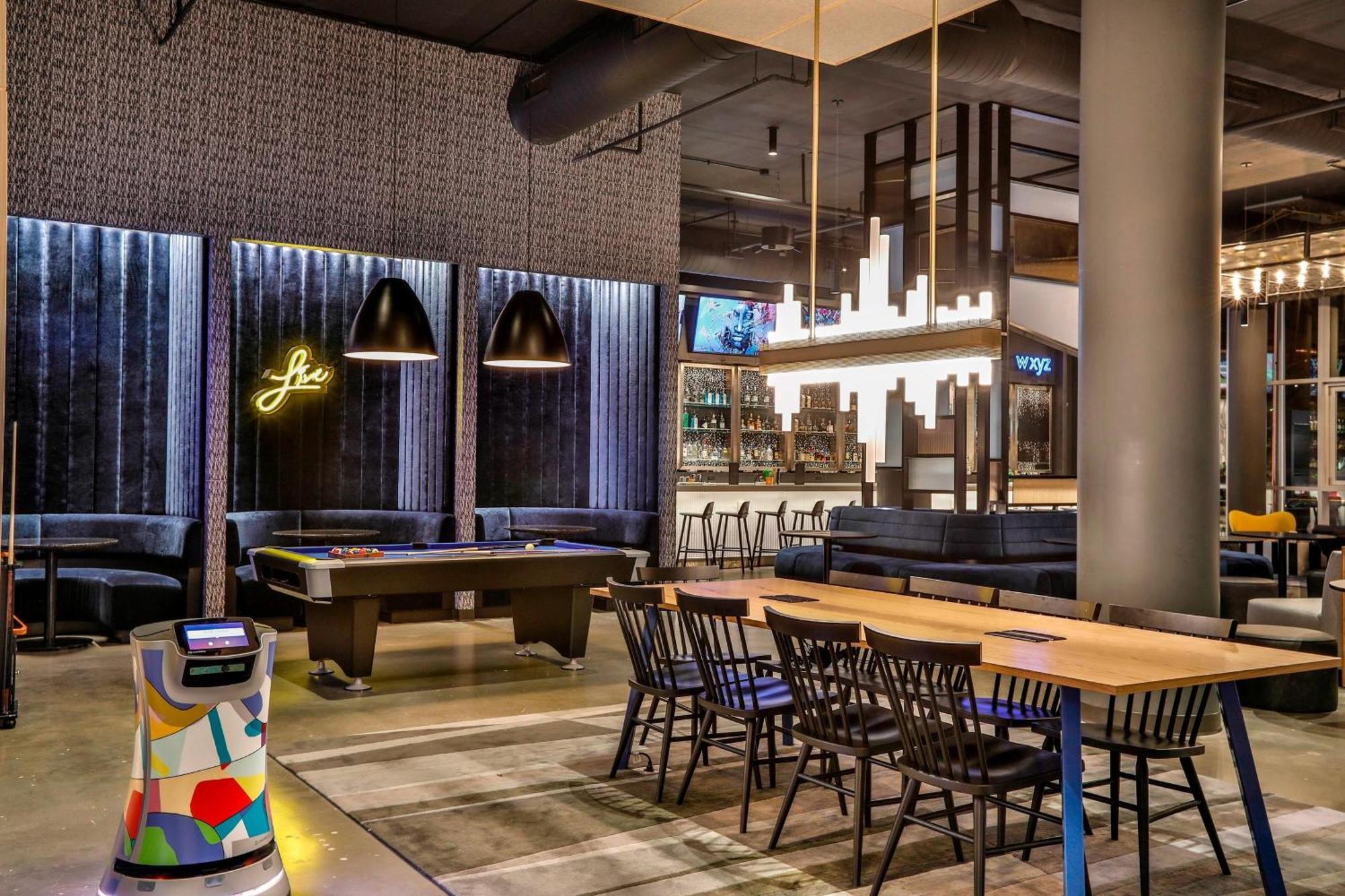 Aloft Chicago Mag Mile Hotel Exterior photo