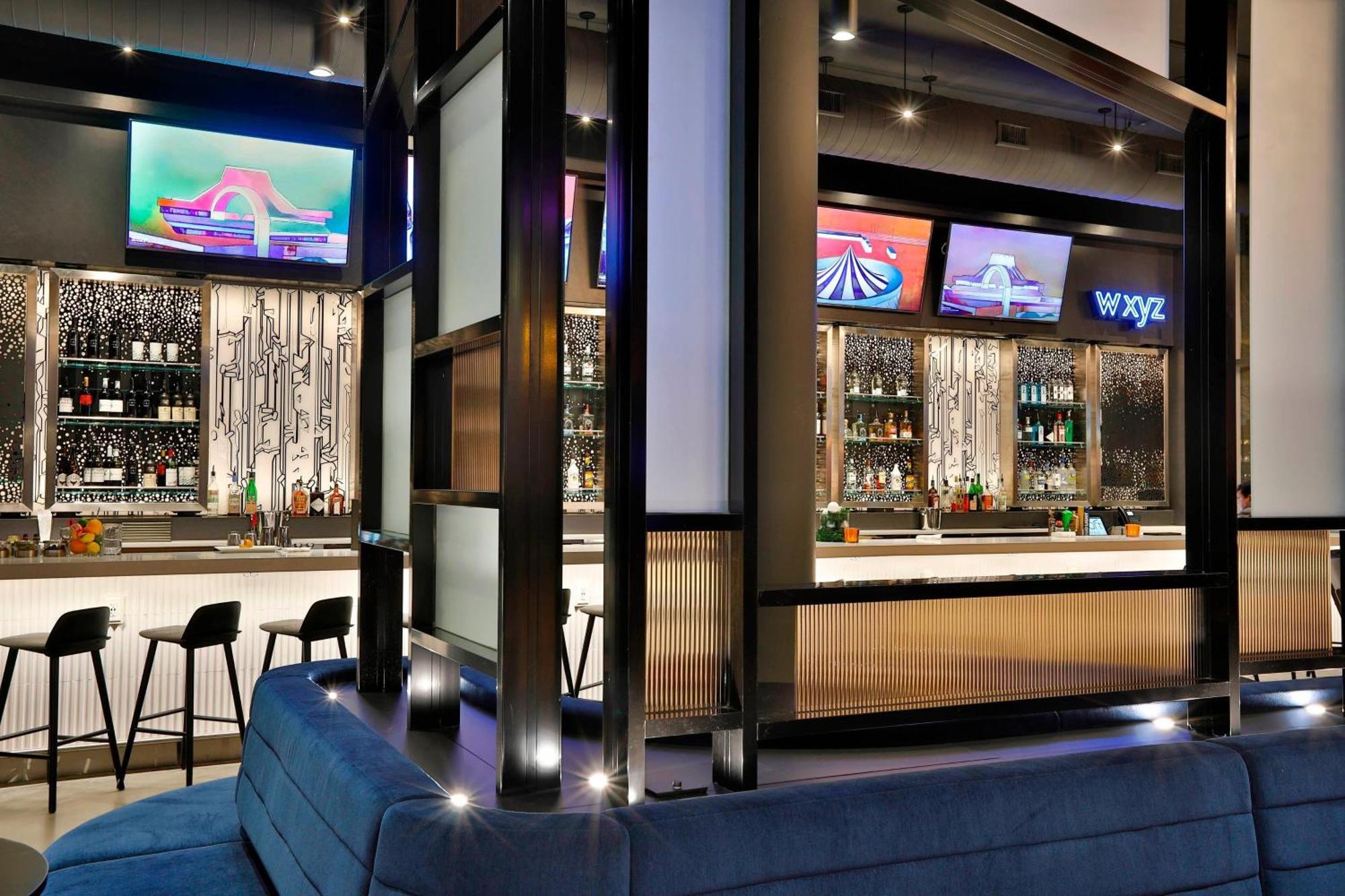 Aloft Chicago Mag Mile Hotel Exterior photo